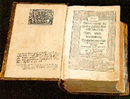Jedno z pierwszych zbiorowych wydan Biblii w jez. niemieckim
